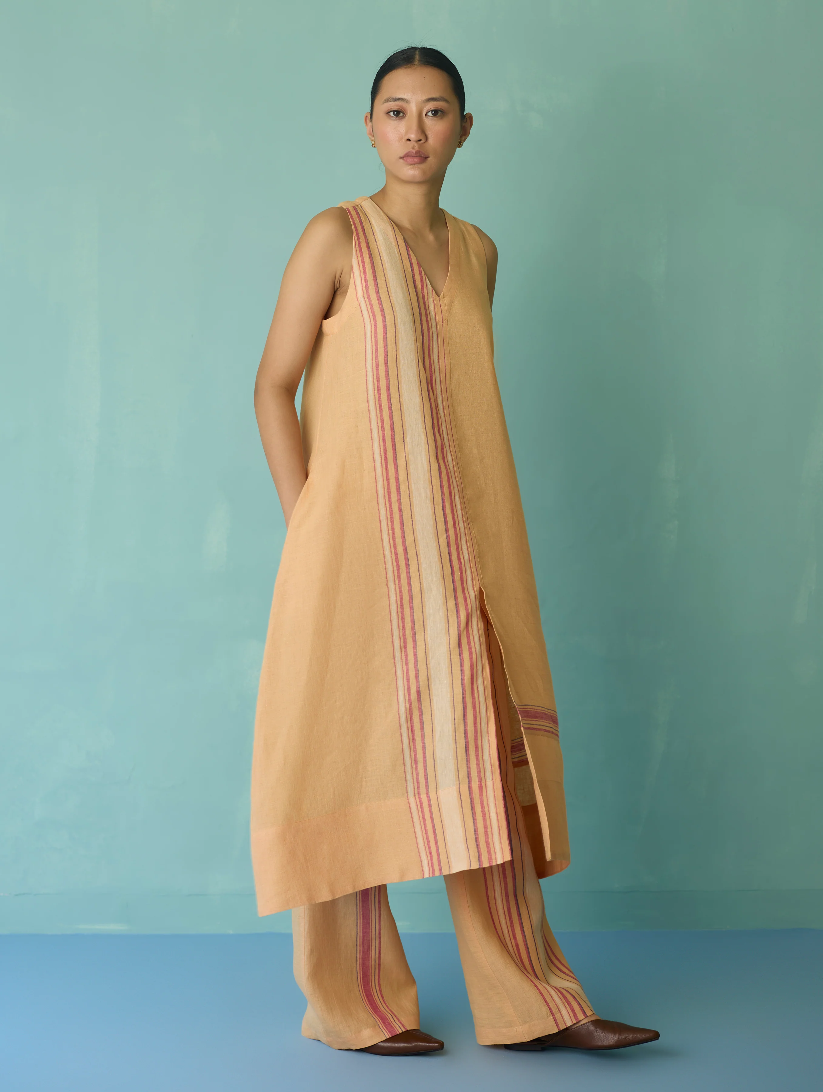 Vanya Border Linen Sleeveless Kurta - Apricot - Image 4