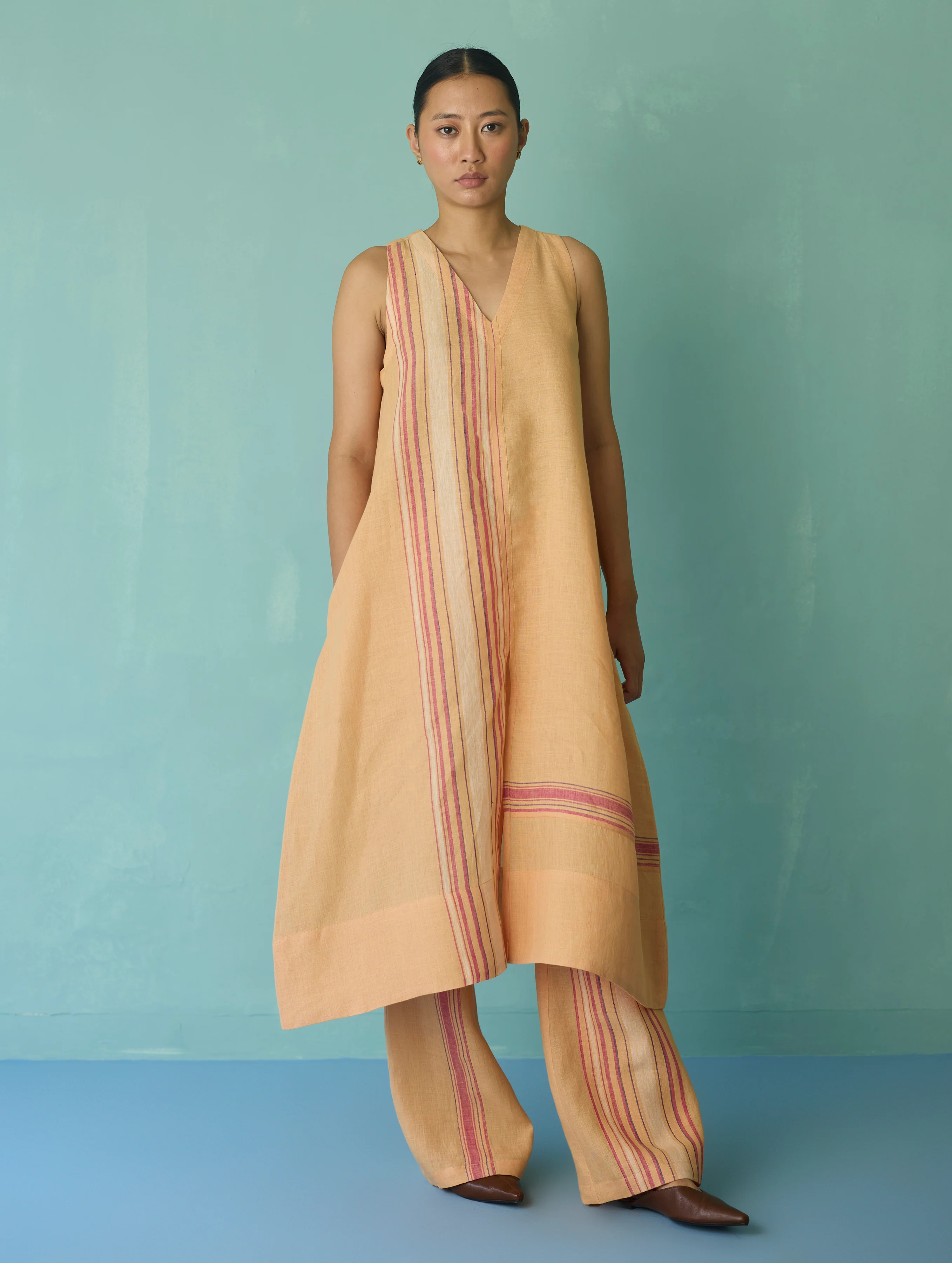 Vanya Border Linen Sleeveless Kurta - Apricot - Image 6