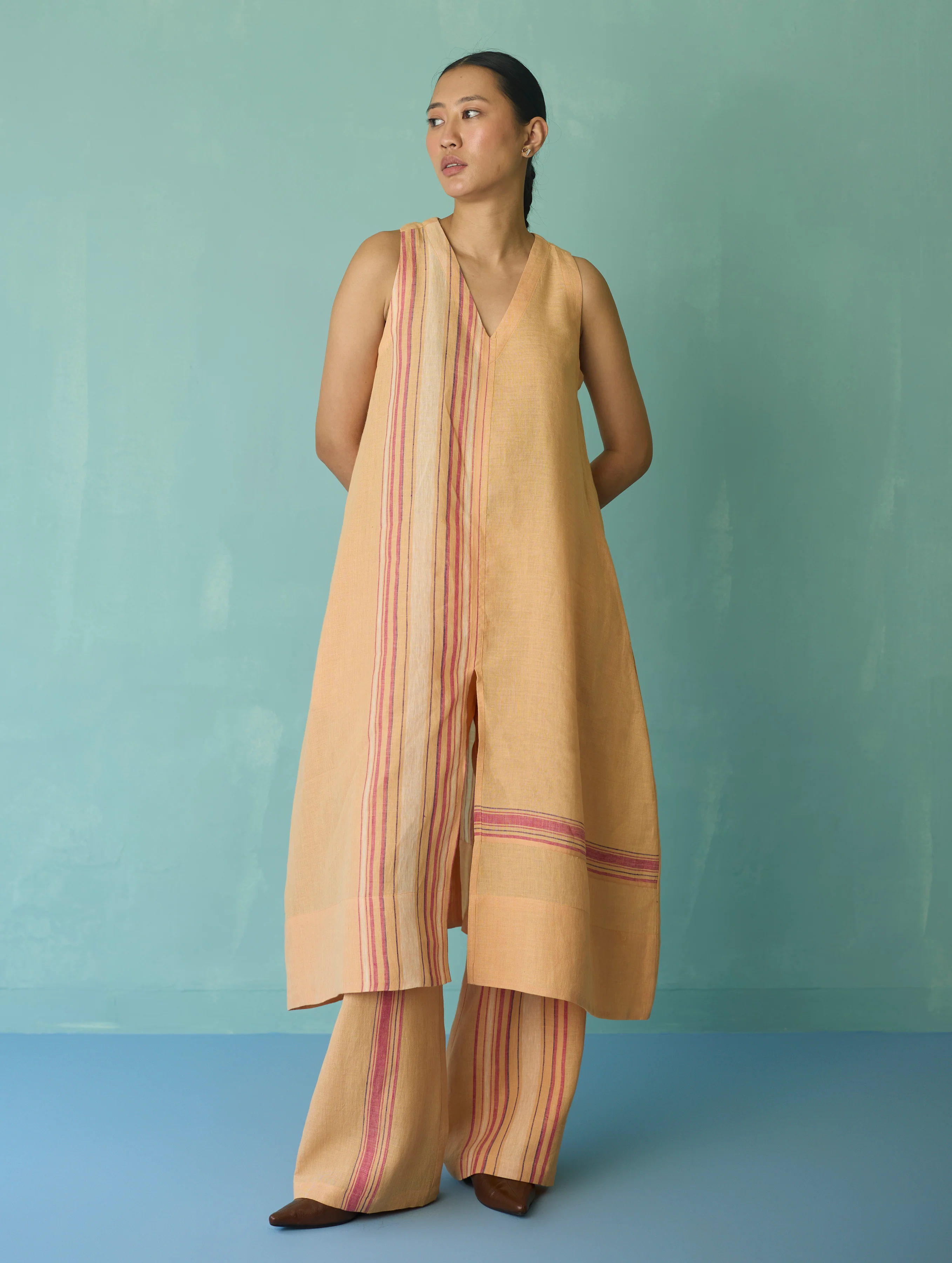 Vanya Border Linen Sleeveless Kurta - Apricot - Image 8
