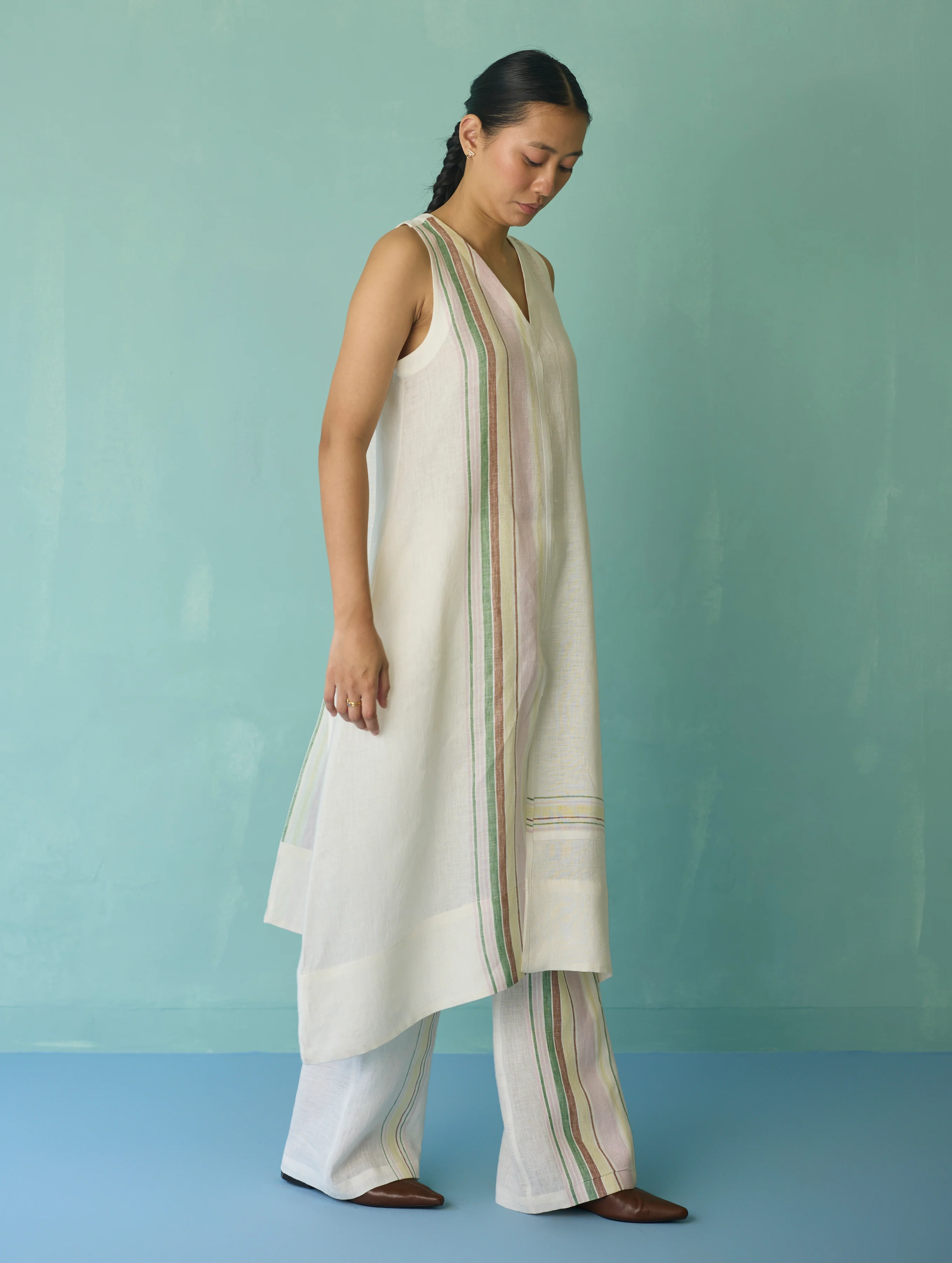 Vanya Border Linen Sleeveless Kurta Set - Ivory - Image 5
