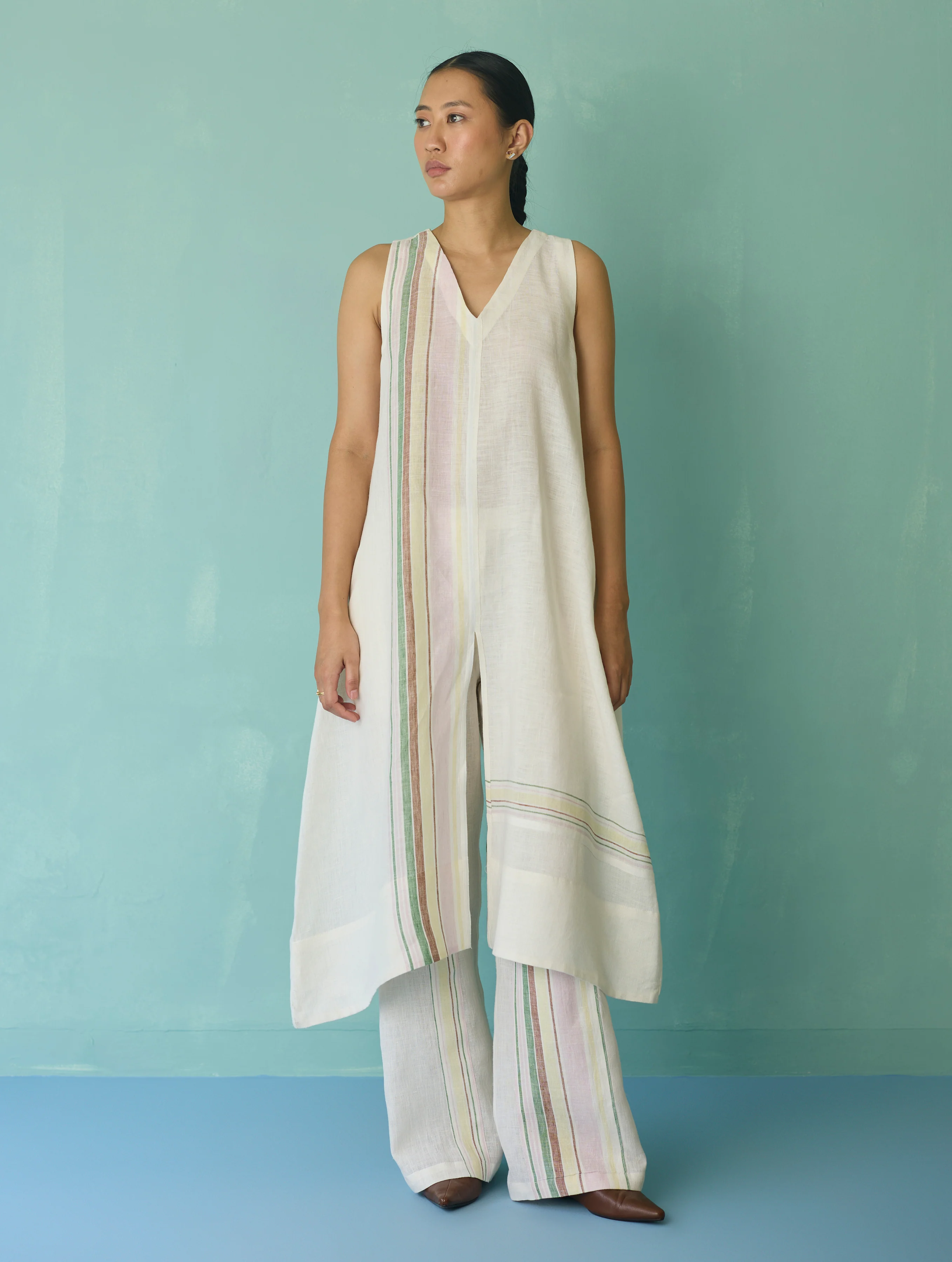Vanya Border Linen Sleeveless Kurta Set - Ivory - Image 6