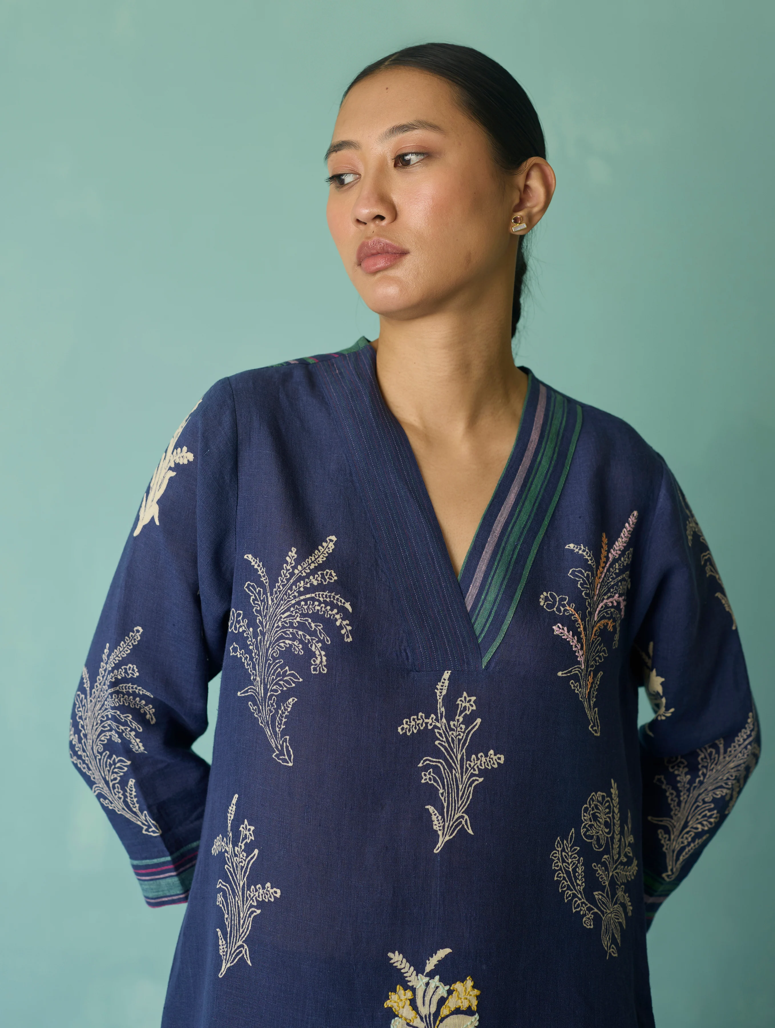 Zura Floral Block Printed Embroidered Kurta - Indigo - Image 10